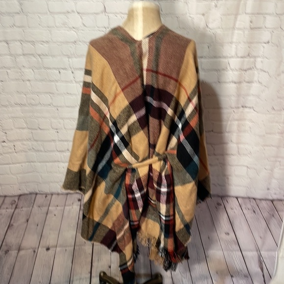 David and Young plaid cape one size - Picture 4 of 7
